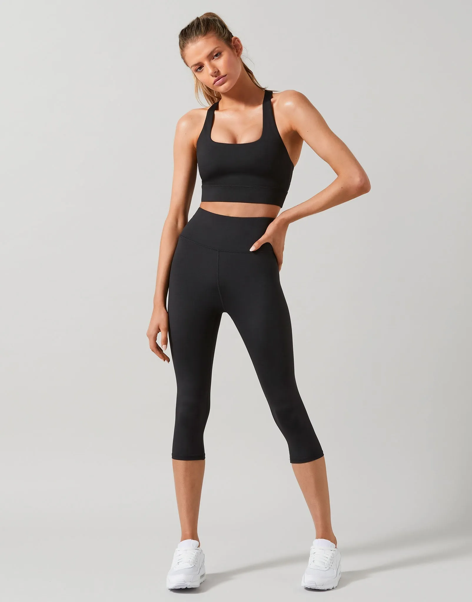 ASTRID Ultra-Core 3/4 Capri Legging - Black