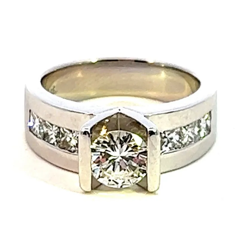 Exquisite 18ct White Gold 7-Stone Diamond Engagement Ring