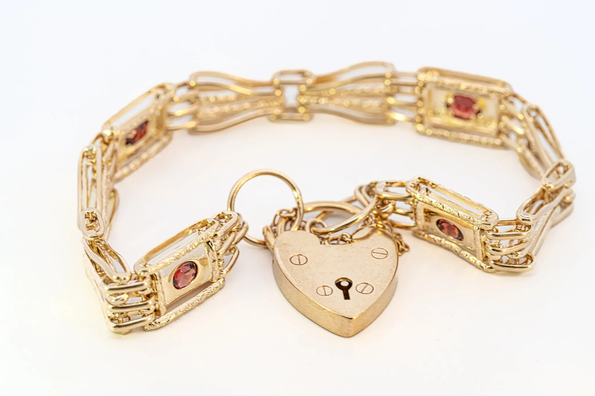 Exquisite 9ct Yellow Gold Stone Set Gate Bracelet