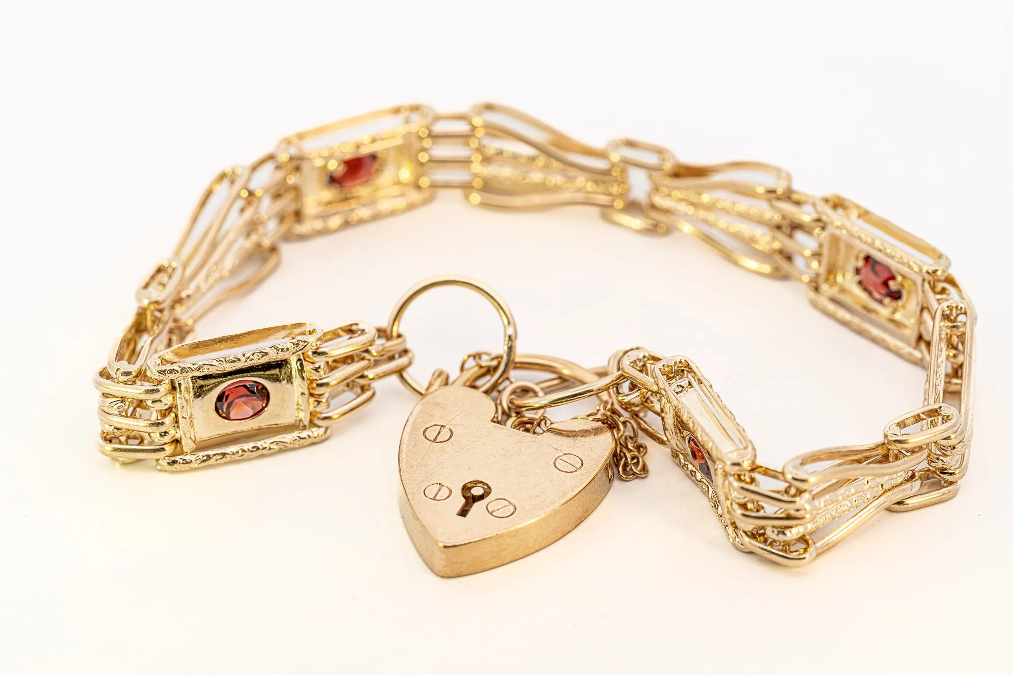 Exquisite 9ct Yellow Gold Stone Set Gate Bracelet