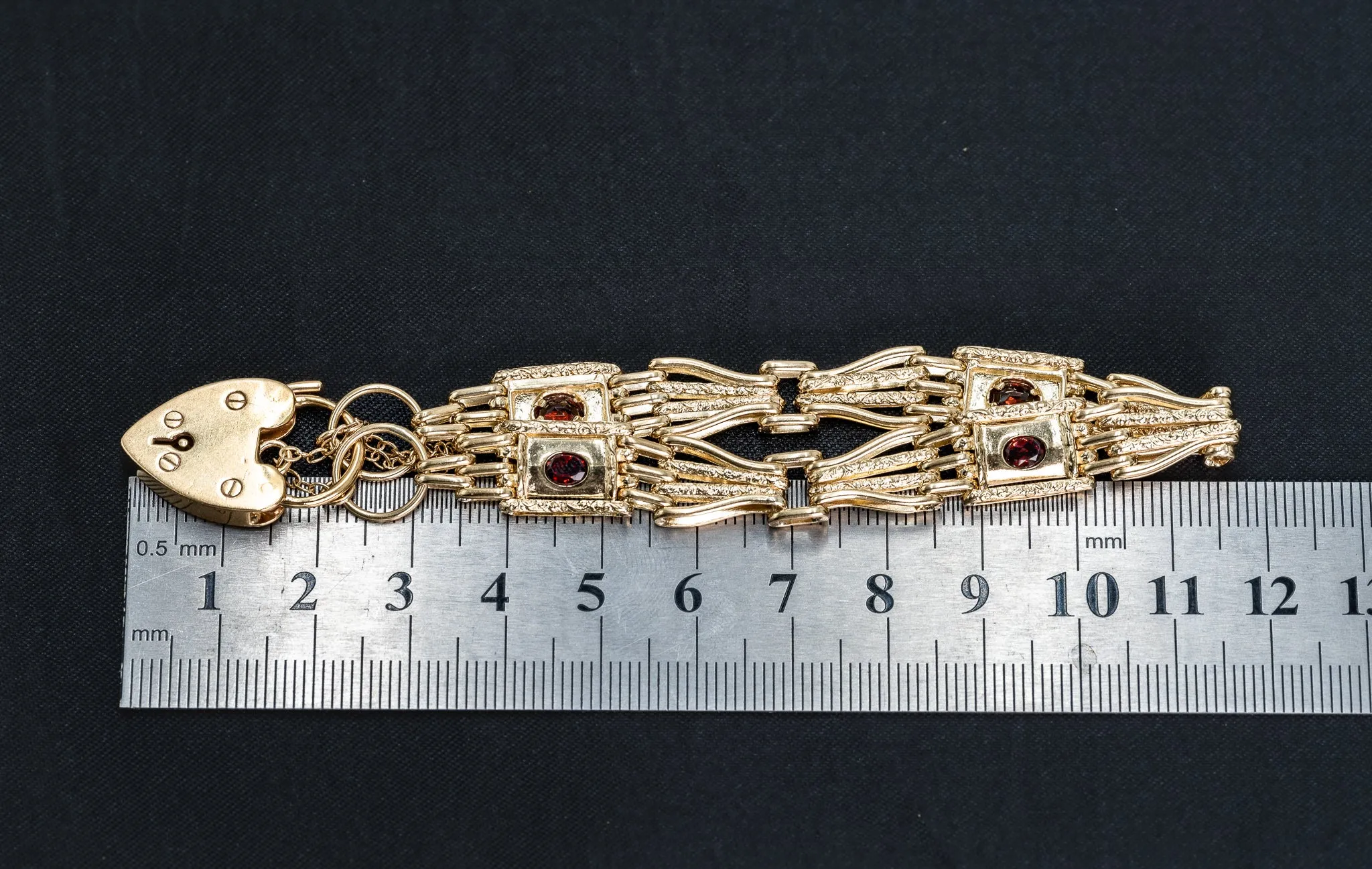 Exquisite 9ct Yellow Gold Stone Set Gate Bracelet