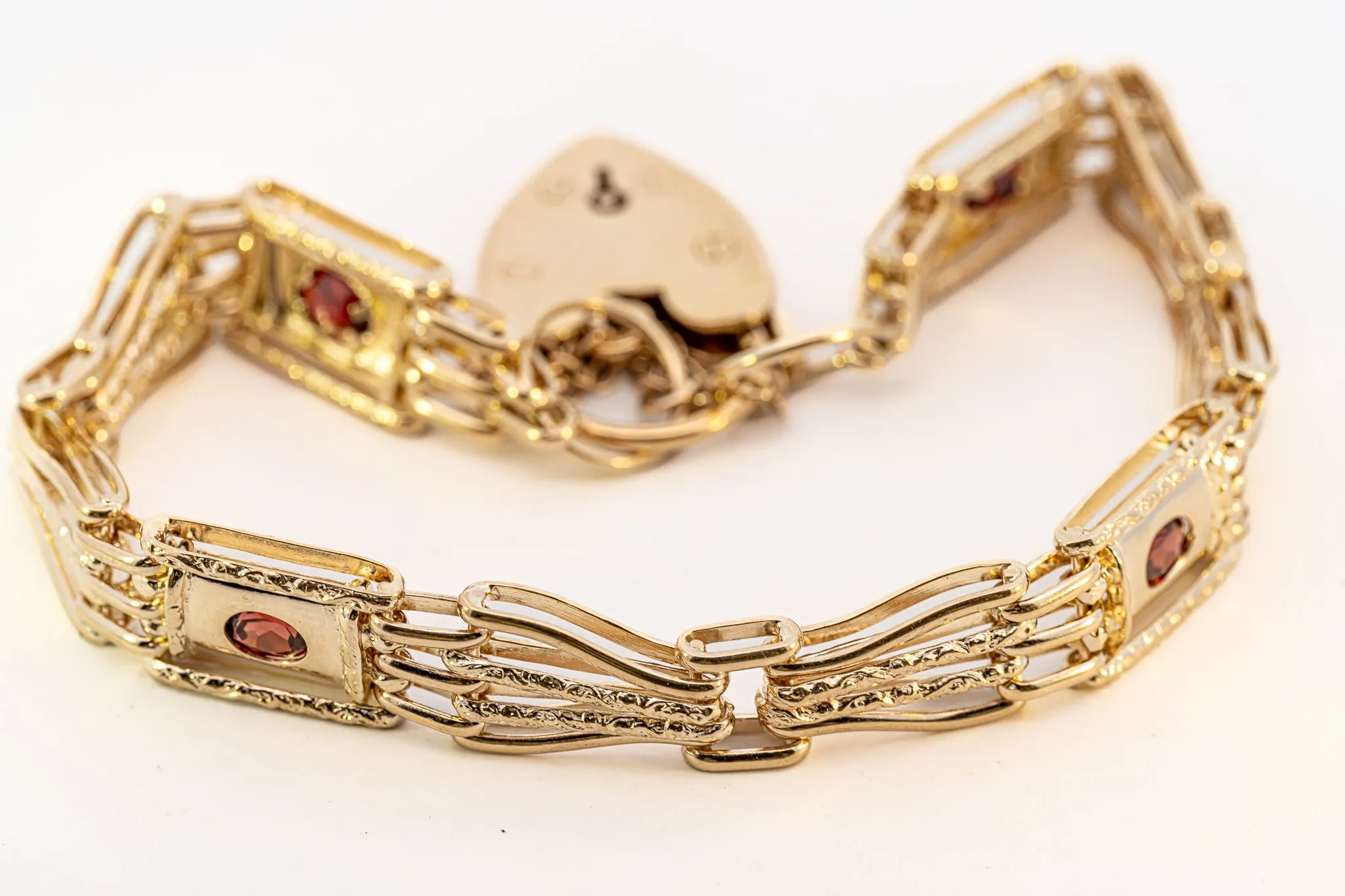 Exquisite 9ct Yellow Gold Stone Set Gate Bracelet