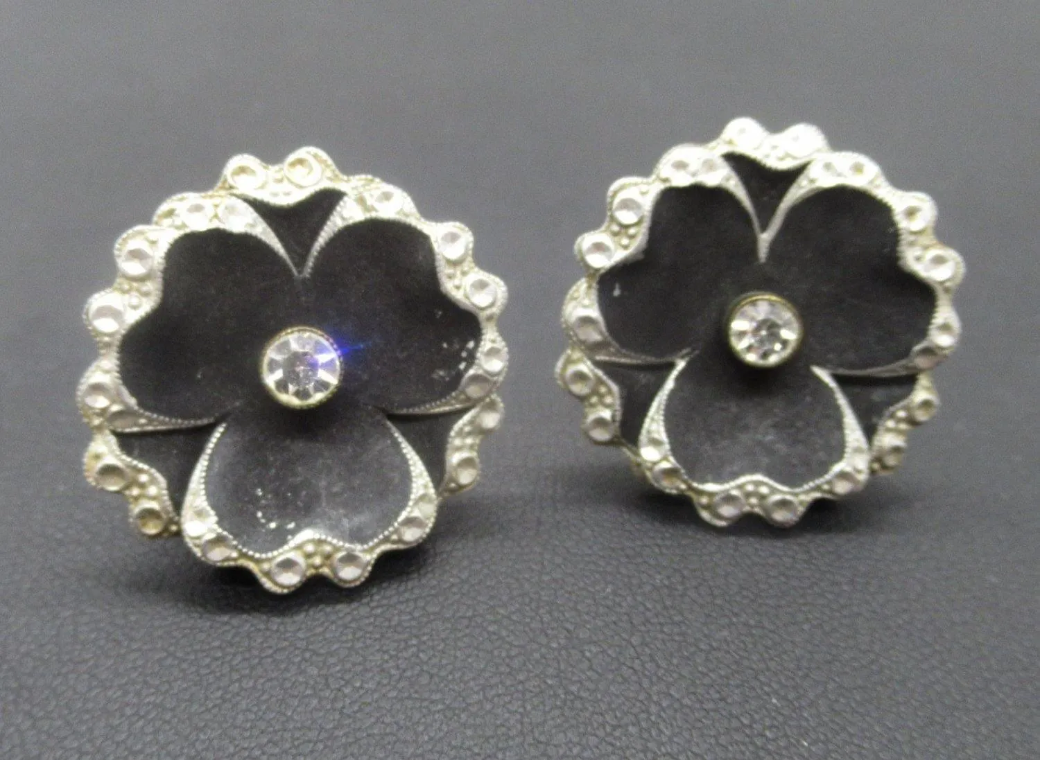 Exquisite Vintage Screw Back Black Flower Earrings