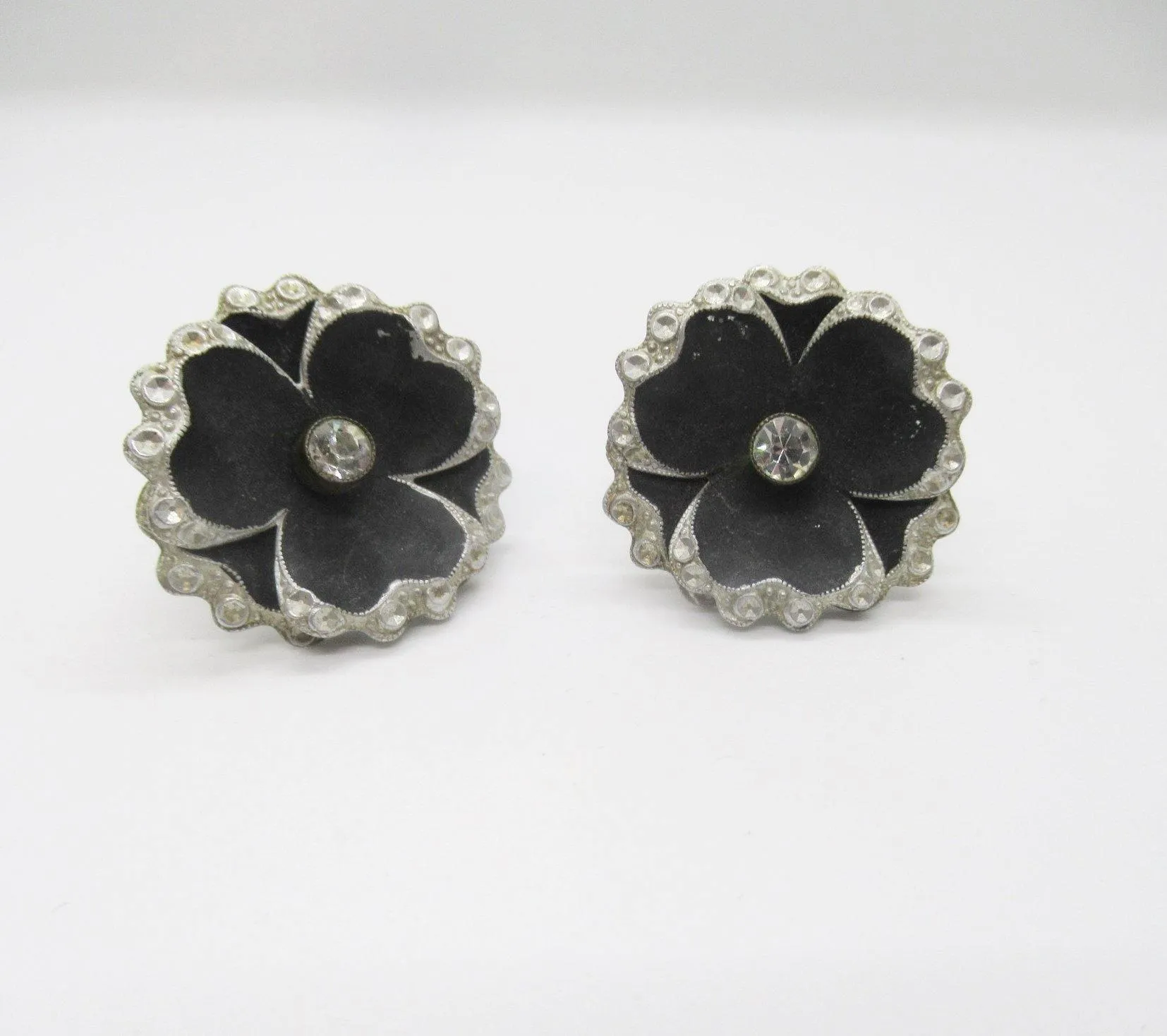 Exquisite Vintage Screw Back Black Flower Earrings